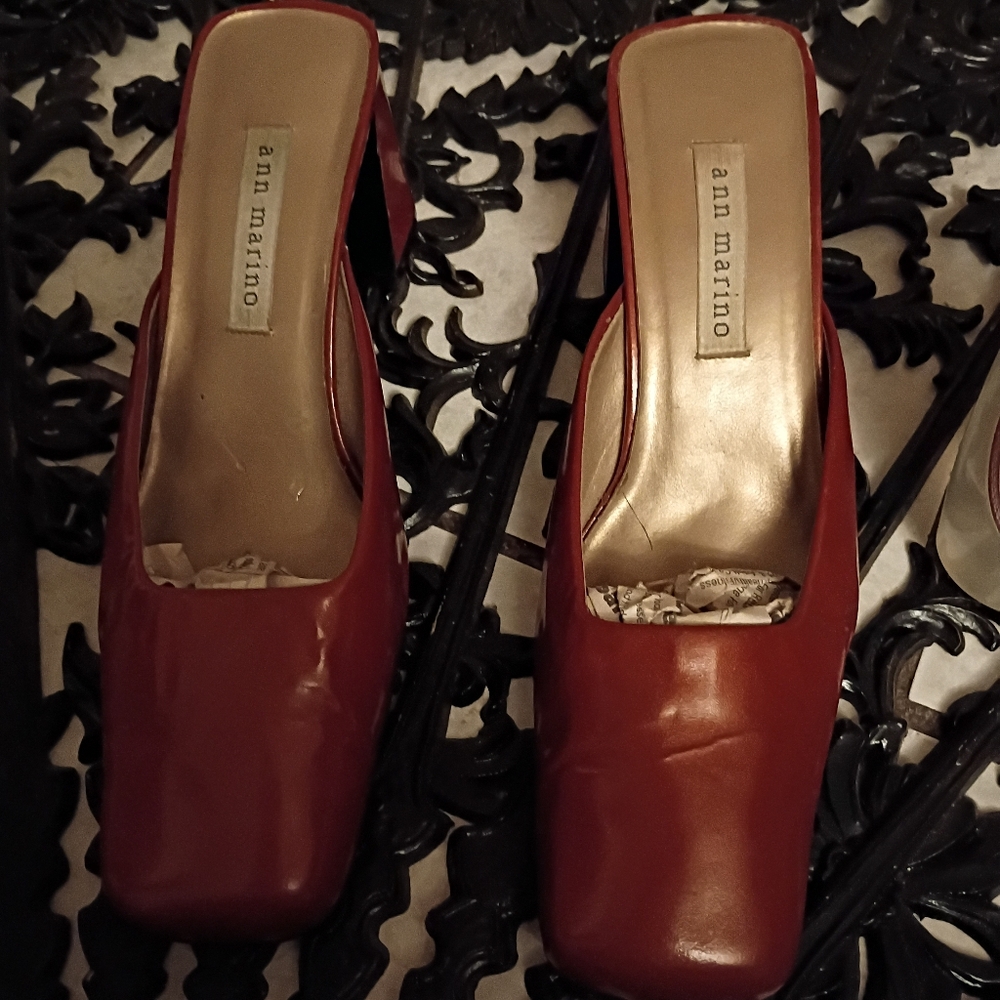 Square Toed Ann Marino Red Mules - Picture 7 of 8